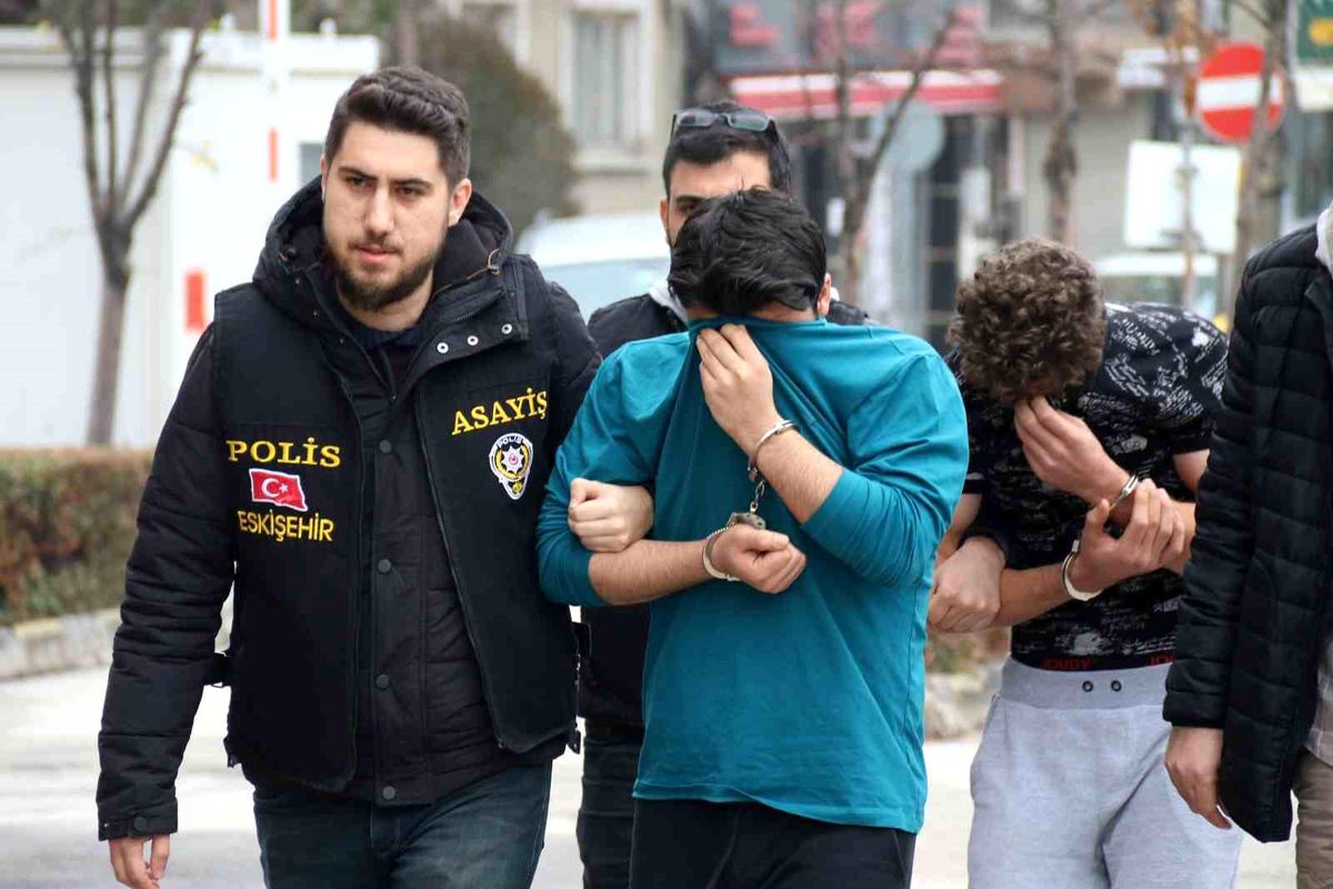 Ayşenur'un katil zanlısı 'Silahı elinden almaya çalışırken tetiğe dokunmuşum' diyerek savunma yaptı