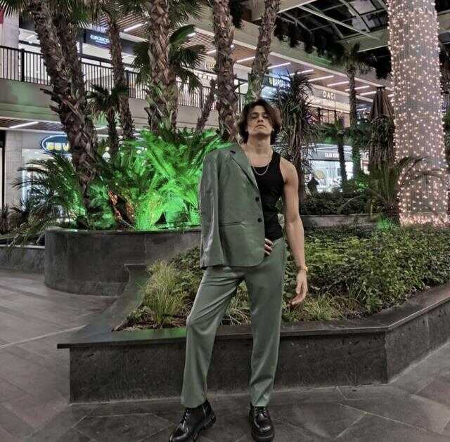 Kısmetse Olur Batuhan kimdir? Kısmetse Olur Batuhan İnstagram hesabı! Kısmetse Olur Aşkın Gücü Batuhan mesleği ne, kaç yaşında?