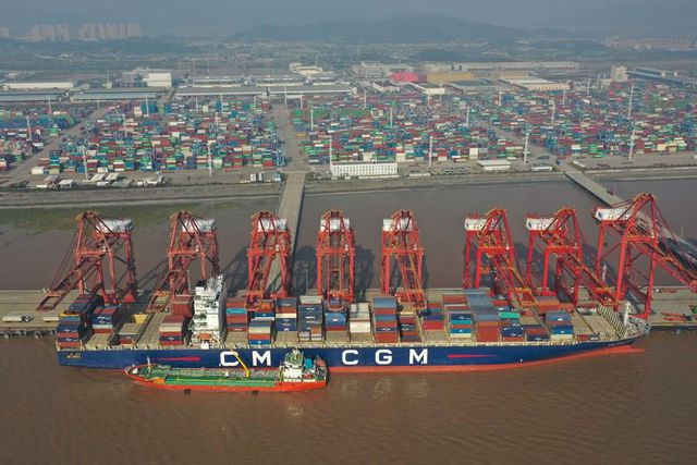 Çin'in Ningbo Zhoushan Limanının Kargo Hacmi, 2022'de Dünya Çapında Birinci Sırada Yer Aldı
