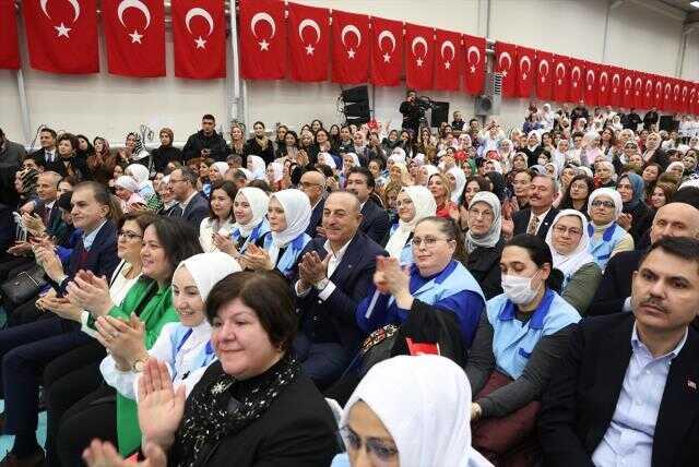 Cumhurbaşkanı Erdoğan yine mikrofonu eline aldı! Bu sefer 'Asmam Çardaktan' türküsünü söyledi