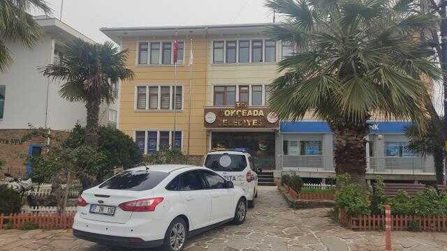 İYİ Partili Gökçeada Belediye Başkanı gözaltında İYİ Partili Gökçeada Belediye Başkanı gözaltında