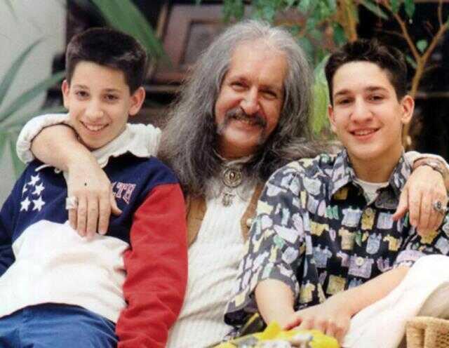 Lale Manço Ahıskalı, Barış Manço'nun vasiyetini açıkladı: 2023 şarkısını sahnede söylemek istiyordu, hologramla yapacağız Lale Manço Ahıskalı, Barış Manço'nun vasiyetini açıkladı: 2023 şarkısını sahnede söylemek istiyordu, hologramla yapacağız