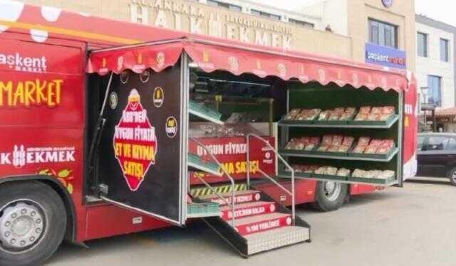 Mansur Yavaş'ın ucuz et satışı için hayata geçirdiği mobil markete, vatandaştan yoğun ilgi! Kuyruk oluştu