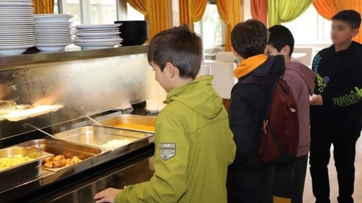 Okullarda yemek ücretsiz mi verilecek? Okullarda hangi sınıflara ücretsiz yemek verilecek?
