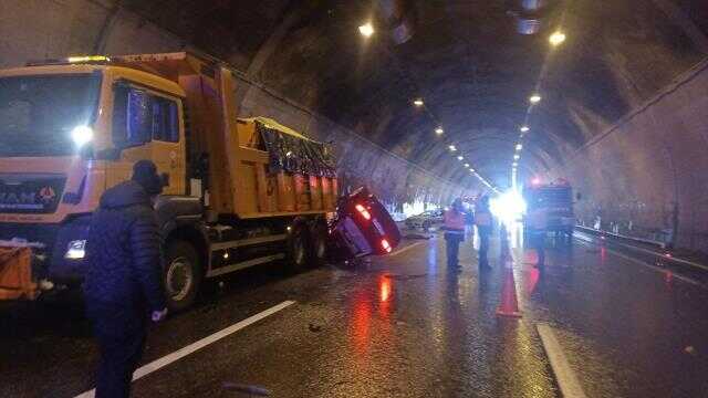 Son Dakika: Bolu Dağı Tüneli'nde zincirleme kaza! 1 kişi hayatını kaybetti, İstanbul istikameti trafiğe kapandı