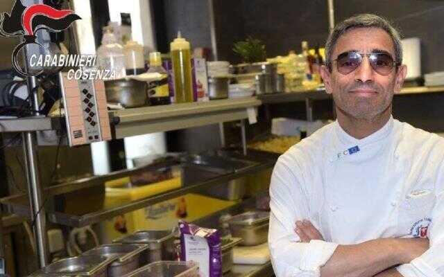 16 yıldır aranan mafya üyesi, bir restoranda pizza şefi olarak çalışırken yakalandı 16 yıldır aranan mafya üyesi, bir restoranda pizza şefi olarak çalışırken yakalandı
