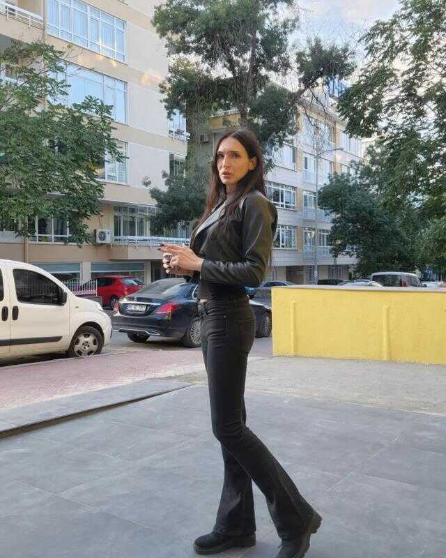 Cinsiyet değiştiren oyuncu Meli Bendeli, aylık hormon masrafını açıkladı: 1,5 milyar harcıyorum