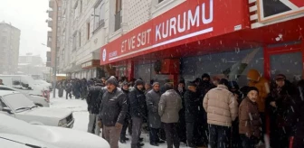Hayvancılığın başkenti Erzurum'da eksi 5 derecede 500 metrelik ucuz et kuyruğu