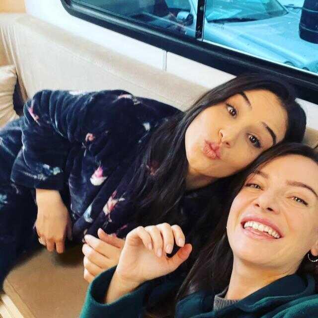 Ünlü oyuncu Merve Altınkaya'dan, omurilik tümörü ameliyatı oldu