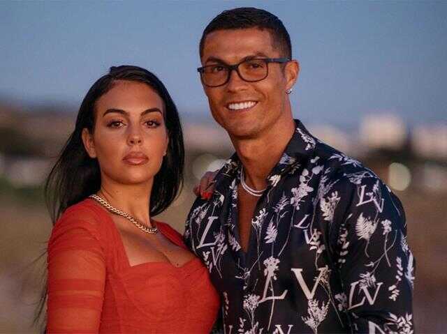 Bu halini unutun! Suudi Arabistan'a taşınan Ronaldo'nun sevgilisi bambaşka bir imaja büründü