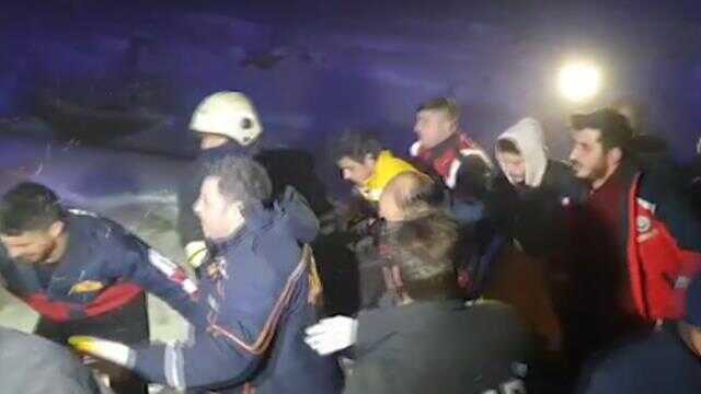 Son Dakika: Diyarbakır'da yolcu otobüsü şarampole devrildi: 4'ü ağır 30 yaralı var