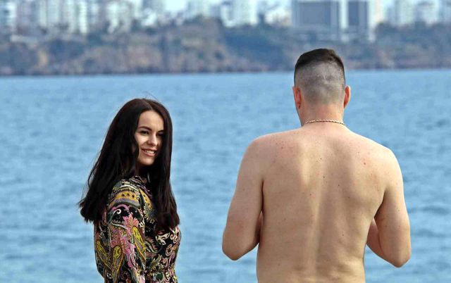 Türkiye'de kar esareti, Antalya'da deniz keyfi