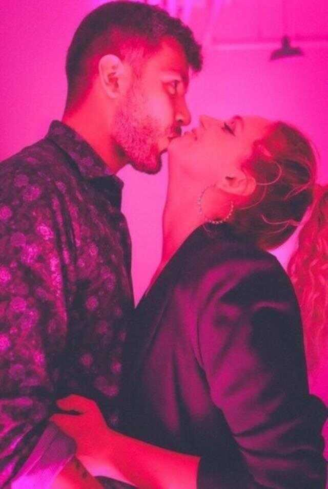 Zeynep Bastık, gönlünü Farah Zeynep Abdullah'ın eski aşkına kaptırdı! İkili ilk kez görüntülendi Zeynep Bastık, gönlünü Farah Zeynep Abdullah'ın eski aşkına kaptırdı! İkili ilk kez görüntülendi