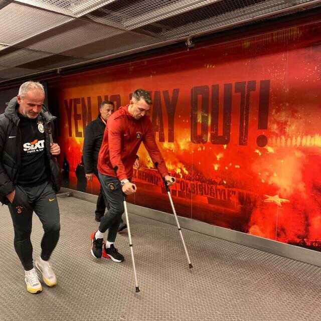 Galatasaraylıların yüreği kan ağlıyor! İşte sedyeyle sahayı terk eden Muslera'nın son hali