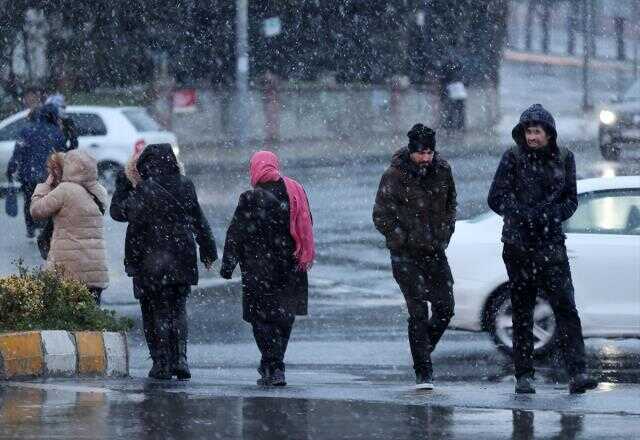 İstanbul alarmda! Fırtına şiddetini artırdı, Galata Kulesi güvenlik çemberine alındı
