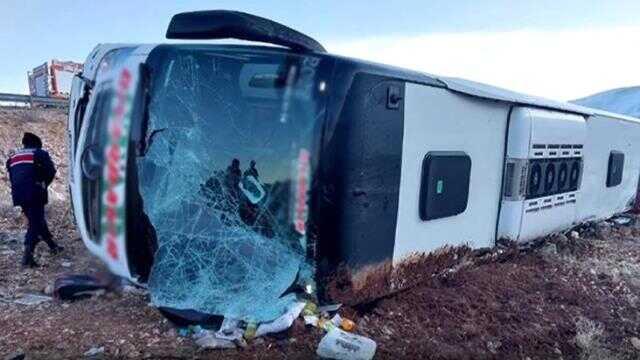 Son Dakika! Diyarbakır'dan Bodrum'a giden yolcu otobüsü devrildi: 6 kişi öldü, 36 kişi yaralandı Son Dakika! Diyarbakır'dan Bodrum'a giden yolcu otobüsü devrildi: 6 kişi öldü, 36 kişi yaralandı