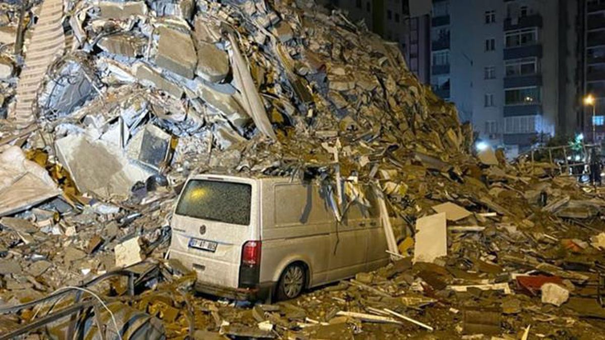 7.7'lük deprem sonrası Adıyaman'da son durum! 13 vatandaşımız yaşamını yitirdi