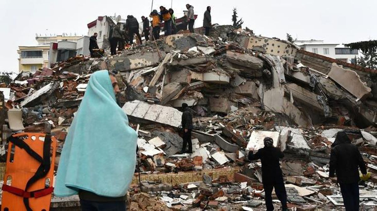 Son Dakika! 10 ili vuran depremde şu ana kadar 284 kişi hayatını kaybetti, 2 bin 323 yaralı var