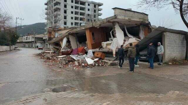 Türkiye'deki deprem sonrası tüm dünyadan destek ve başsağlığı mesajı geldi Türkiye'deki deprem sonrası tüm dünyadan destek ve başsağlığı mesajı geldi