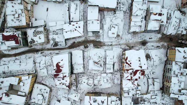 İlk deprem vurdu, 7.6 yıktı geçti! Hayalet kasabaya dönüşen Elbistan havadan görüntülendi İlk deprem vurdu, 7.6 yıktı geçti! Hayalet kasabaya dönüşen Elbistan havadan görüntülendi