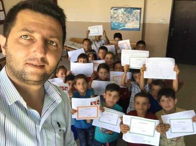 Enkazda kalan Uğur öğretmen ile 2 çocuğu öldü, eşi yaralı kurtarıldı Enkazda kalan Uğur öğretmen ile 2 çocuğu öldü, eşi yaralı kurtarıldı