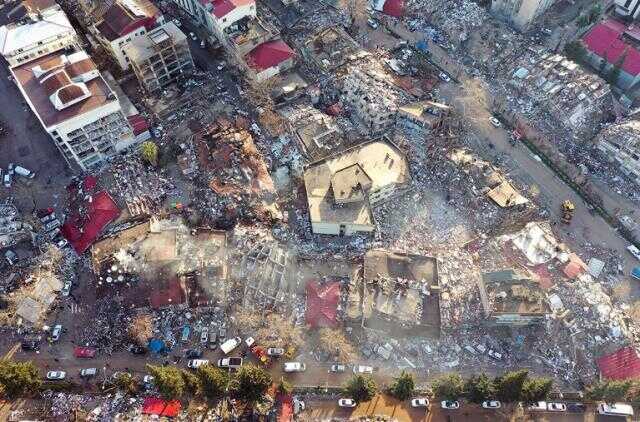 Kahramanmaraş'ın merkezinde bulunan Trabzon Caddesi'ndeki büyük yıkım havadan görüntülendi