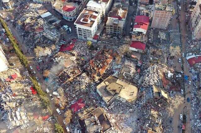 Kahramanmaraş'ın merkezinde bulunan Trabzon Caddesi'ndeki büyük yıkım havadan görüntülendi
