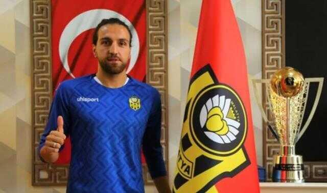 Saatlerdir enkaz altındaki kaleci Eyüp Türkaslan için eşi, hıçkıra hıçkıra ağlayarak yardım istedi