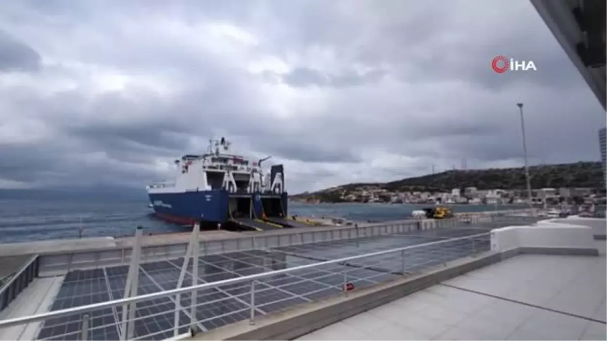İzmir'den deprem bölgesine yardım gemisi