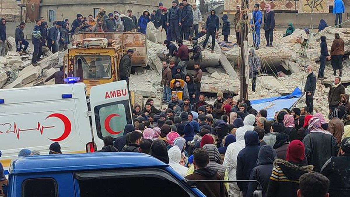 Kahramanmaraş merkezli depremlerden etkilenen Suriye'de ölenlerin sayısı 2 bin 530'a çıktı