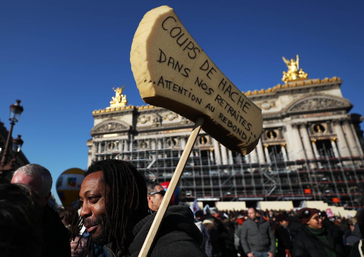 Paris'te Emeklilik Reformu Protesto Edildi