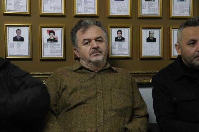 Şehit oğlunun çoraplarını depremzedelere gönderen babanın sözleri yürekleri dağladı: Kutsal bir yere gitsin istedim