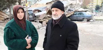 Yaşlı çiftin araçlarını park ettikleri bina çift ayrıldıktan dakikalar sonra yerle bir oldu