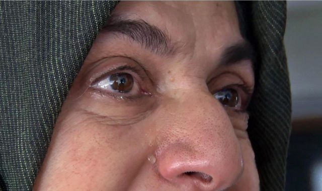 Antalya'daki otellere yerleştirilen depremzedelerden iç yakan sözler: Telefonumdan 61 kişinin ismini sildim Antalya'daki otellere yerleştirilen depremzedelerden iç yakan sözler: Telefonumdan 61 kişinin ismini sildim