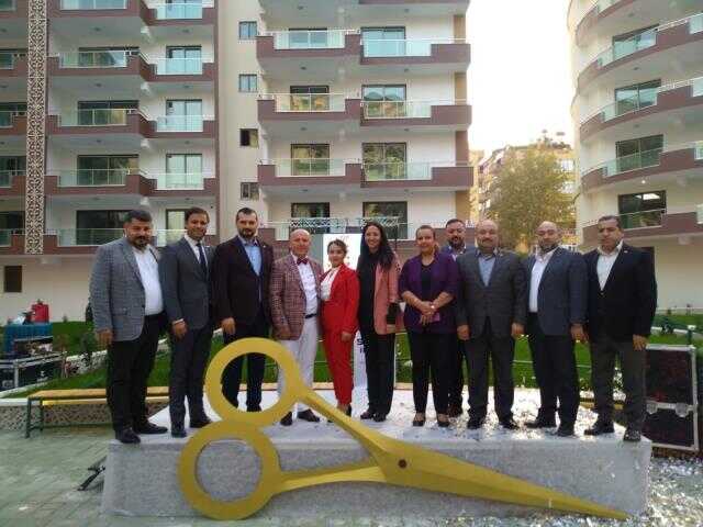 Hatay'da yıkılan 3 yıllık binanın müteahhidi konuştu: Her yer yıkıldı, benim binam mı mesele Hatay'da yıkılan 3 yıllık binanın müteahhidi konuştu: Her yer yıkıldı, benim binam mı mesele
