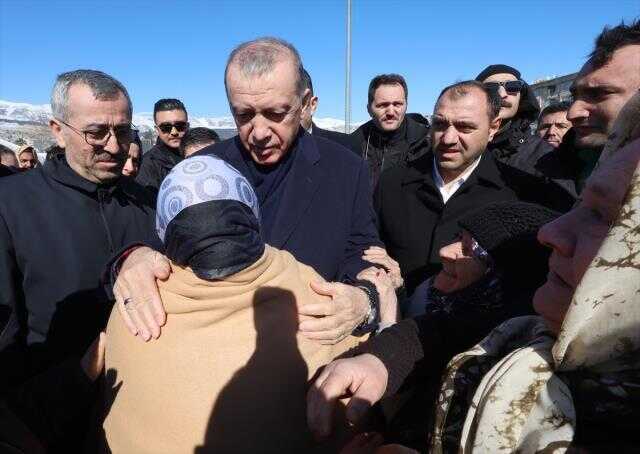 Son Dakika: 10 ili vuran depremde hayatını kaybedenlerin sayısı 12 bin 391'e yükseldi