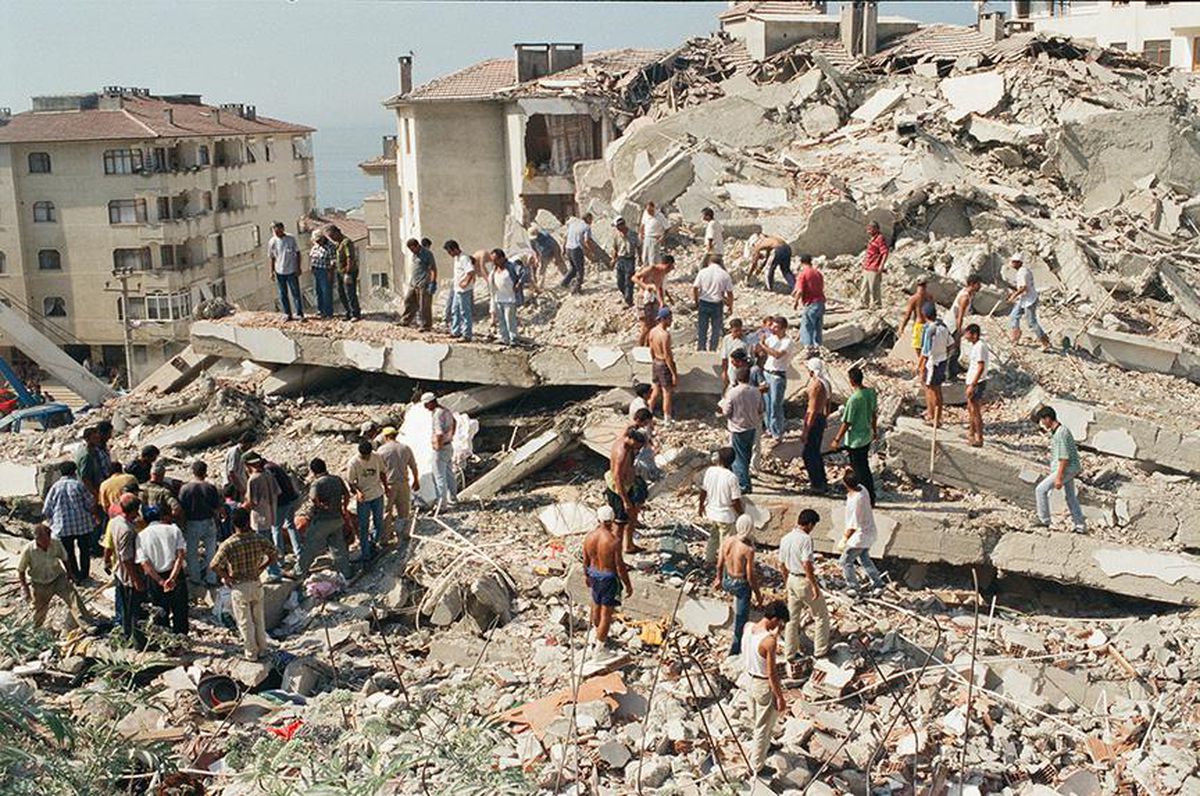 17 Ağustos depreminde kaç kişi öldü? 17 Ağustos depremi ölü ve yaralı sayısı!