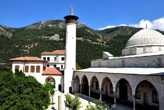 Antakya'daki 14 asırlık Habib-i Neccar Camisi depremde yıkıldı