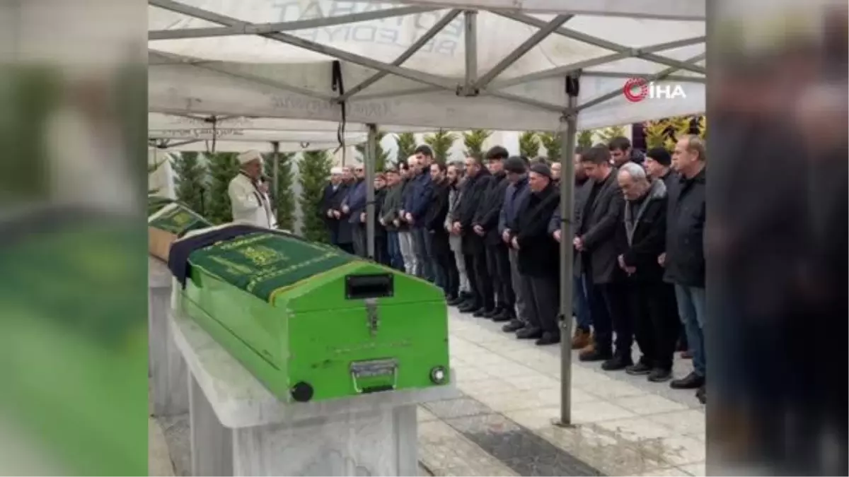 Depremde hayatını kaybeden Tepe ailesi Sinop'ta toprağa verildi