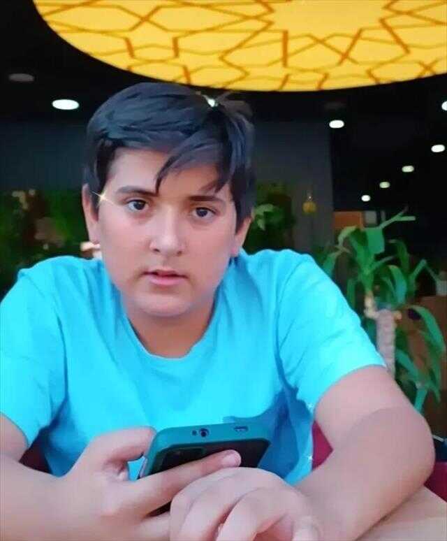 Günlerce enkazdan çıkarılmayı beklediler!
