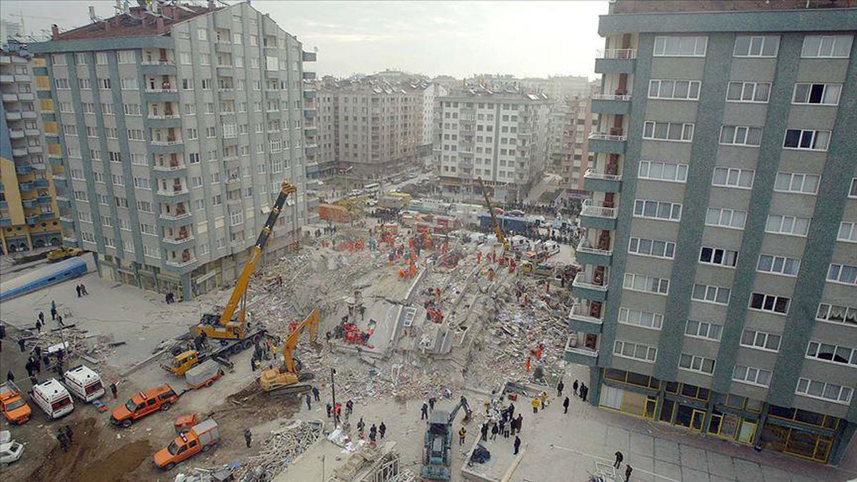Konya Zümrüt apartmanı çökme anı görüntüsü var mı? Konya Zümrüt apartmanı çökme anı videosu var mı?