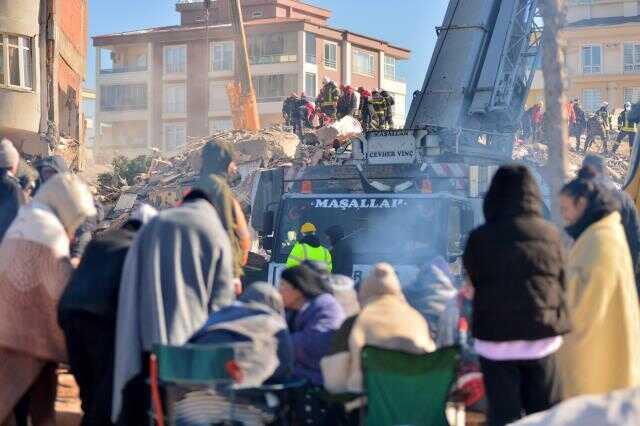 Gaziantep'te çöken Polat Sitesi'nin müteahhidi, İstanbul'da gözaltına alındı