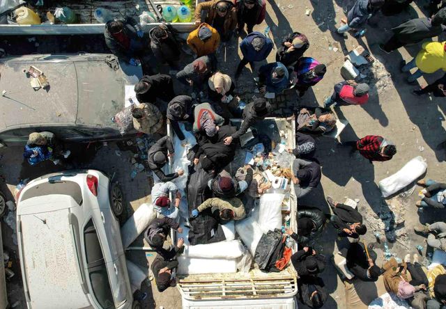Kahramanmaraş'ta cenazesini alan ailenin acı görüntüleri Kahramanmaraş'ta cenazesini alan ailenin acı görüntüleri