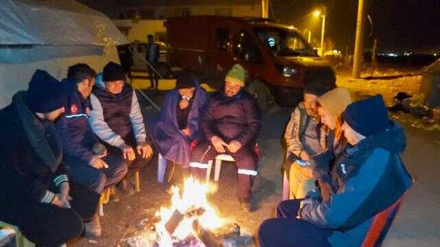 Acısını yüreğine gömdü görevinin başına döndü