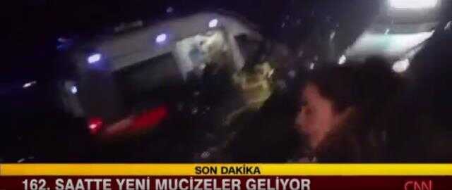 Canlı yayında korku dolu anlar! 4.7'lik artçı depremde bina sallandı, herkes kaçmaya başladı