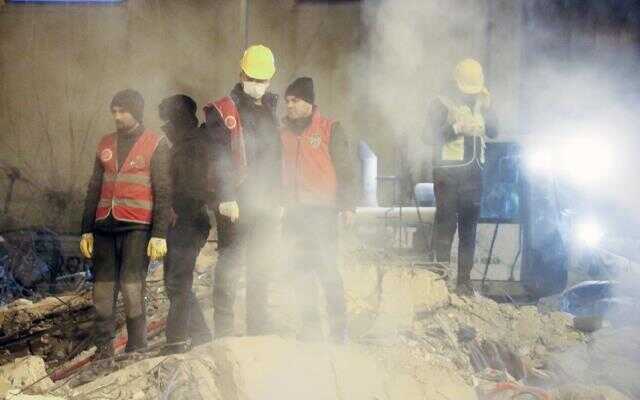 Diyarbakır'daki arama kurtarma çalışmalarında çekilen fotoğraf yürek burktu