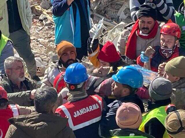 Son Dakika: 153. saatte Adıyaman'da çifte mucize! Rabia Öğretmen ve kız kardeşi Elif enkazdan sağ olarak kurtarıldı Son Dakika: 153. saatte Adıyaman'da çifte mucize! Rabia Öğretmen ve kız kardeşi Elif enkazdan sağ olarak kurtarıldı
