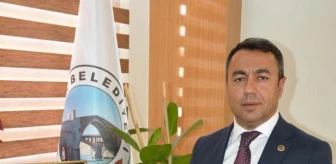 Bir yıllık maaşını depremzedelere bağışladı! Kozluk belediye başkanı Ayhan Eren'den örnek davranış