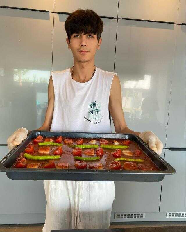 CZN Burak, enkaz altındaki Taha Duymaz'la ilgili son gelişmeleri aktardı: Çalışmalara devam ediyor