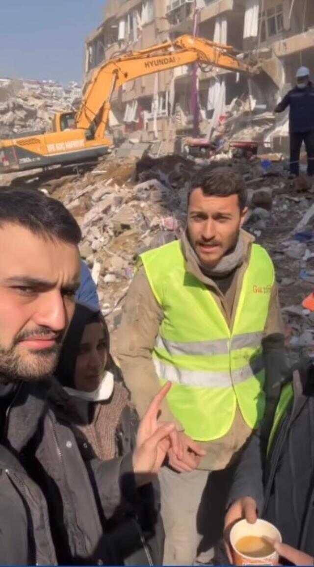 CZN Burak, enkaz altındaki Taha Duymaz'la ilgili son gelişmeleri aktardı: Çalışmalara devam ediyor